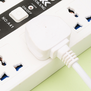 Estándar británico 7 enchufes de CA 2 interfaces USB Cable de extensión de toma de corriente 10A enchufe doméstico con 2 puertos de salida USB a - Product Image 4