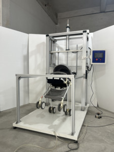 EN 1888 ISO 31110 macchina per prove di resistenza e durata del passeggino statica e dinamica - Product Image 2