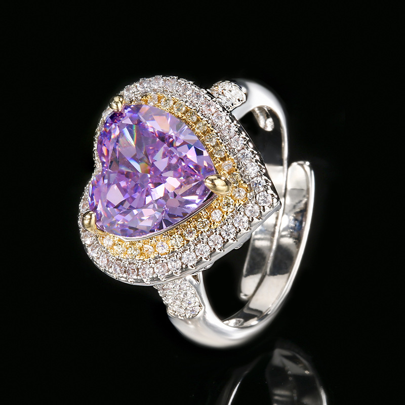 Bague ouverte avec diamant violet taille fleur de glace
