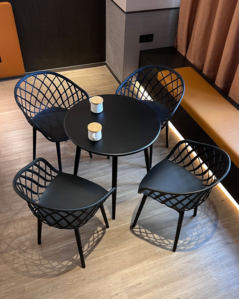 4 chaises table ronde en acier carbone 90cm