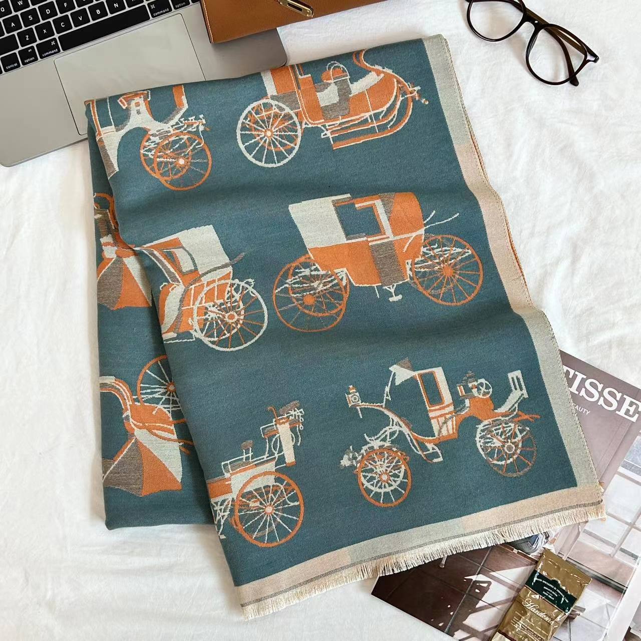 Carrozza classica blu sopra i 175 cm