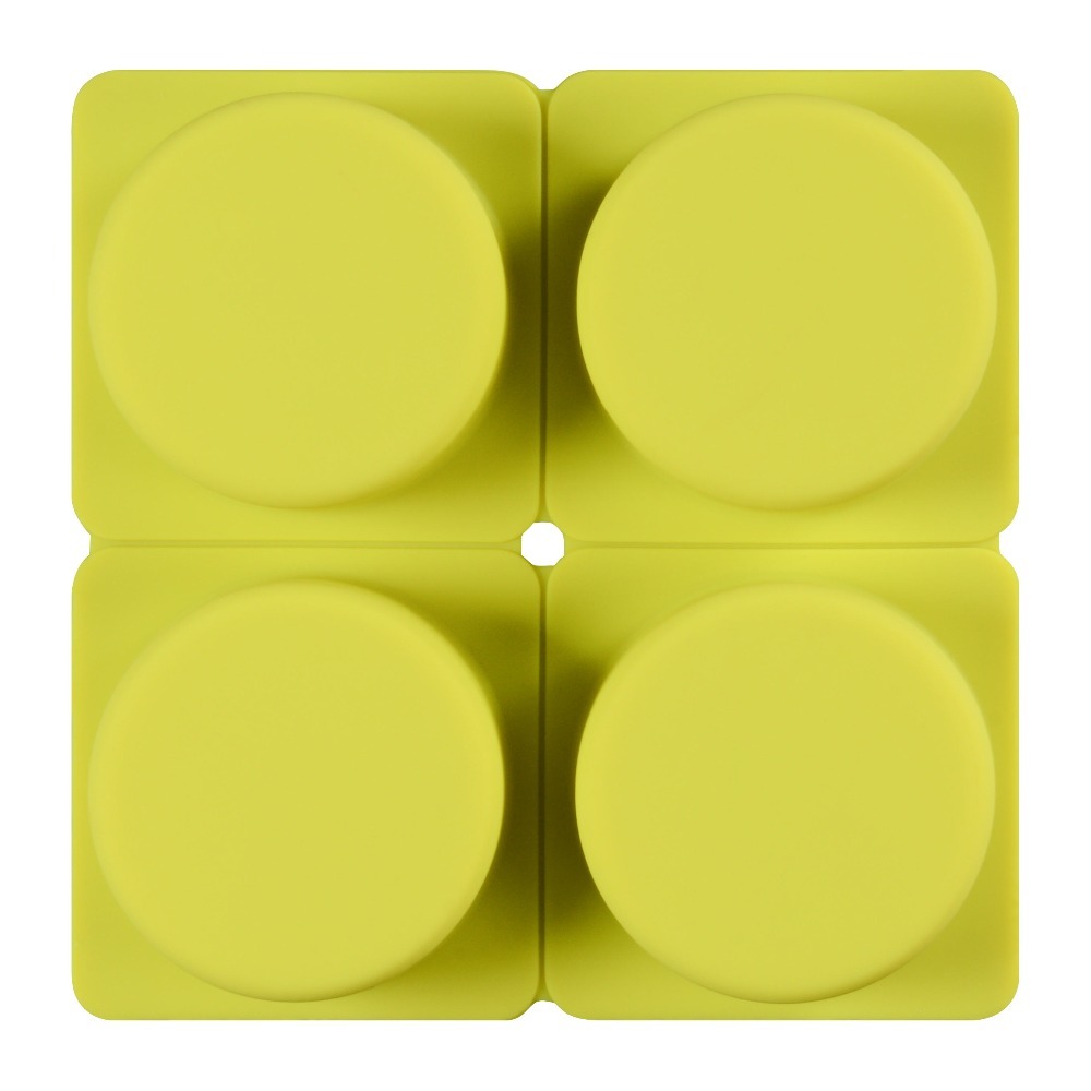 La couleur est aléatoire/jaune clair