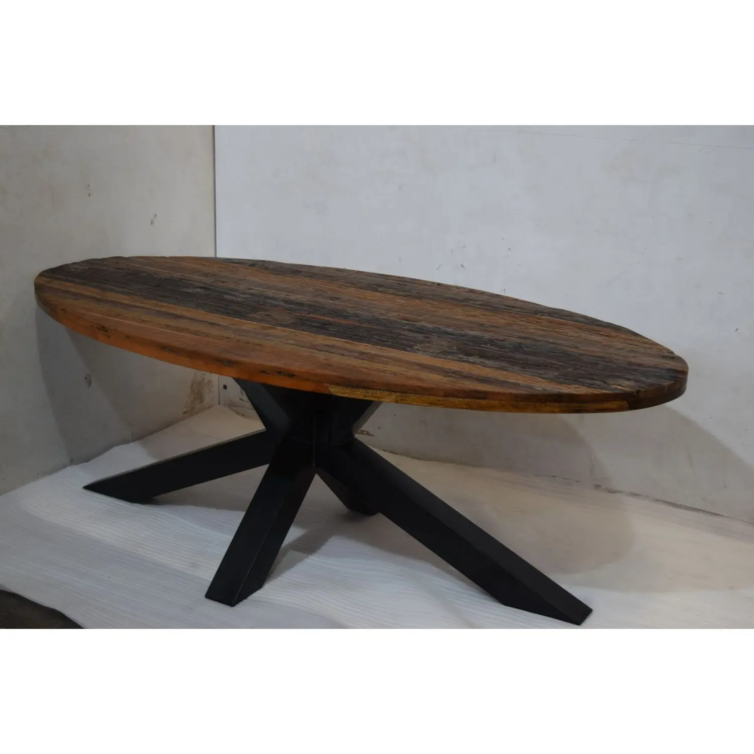 Antiguo ferrocarril Sleeper madera camión cuerpo madera recuperada forma ovalada superior Industrial hierro mesa de comedor hogar café restaurante plegable