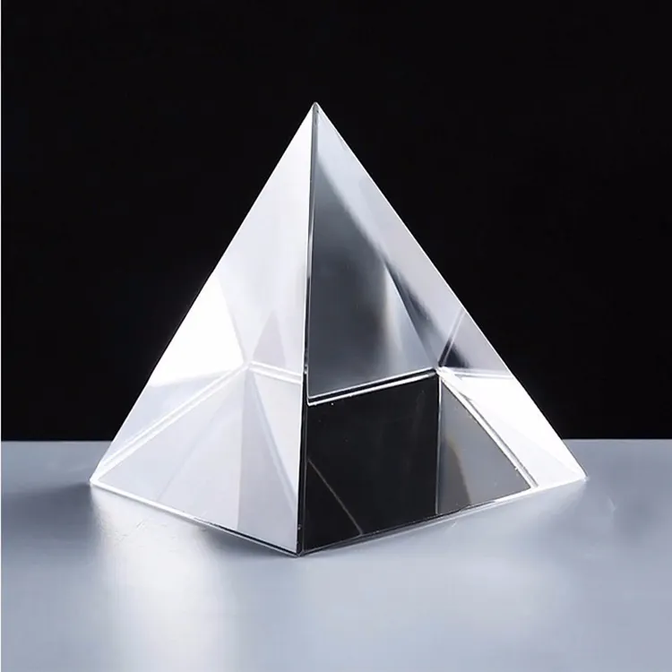 Pyramide en cristal K9 en verre personnalisé, vente en gros, cadeaux transparents