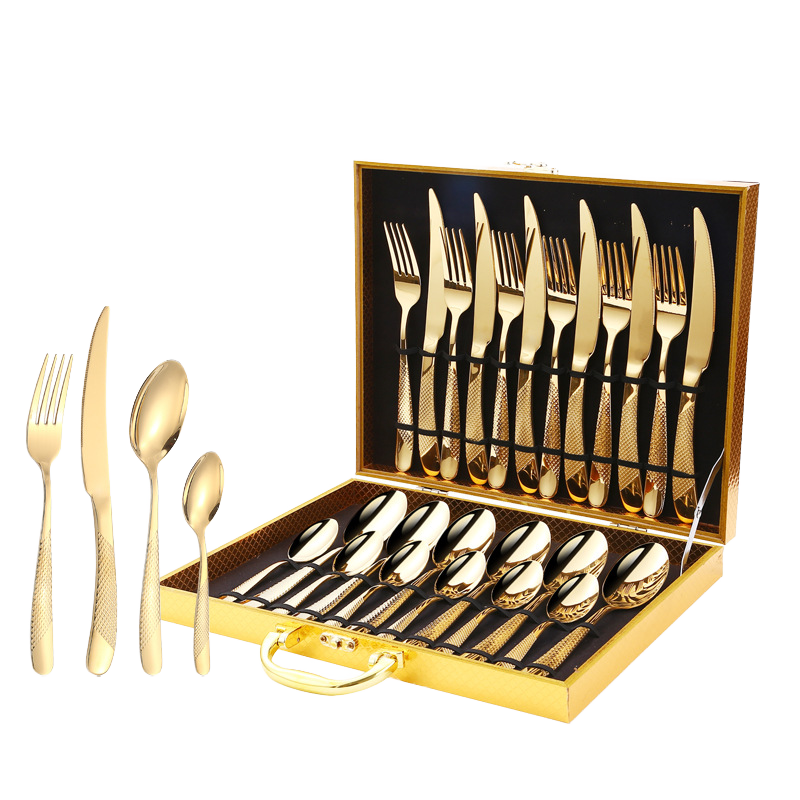 Coffret en bois doré, ensemble de 24 pièces