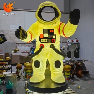 Tượng phi hành gia phát sáng bằng sợi thủy tinh, vật trang trí kiểu công nghệ hiện đại cho khu vực check-in trong trung tâm thương mại, thiết kế trang trí chủ đề công viên giải trí - Product Image 1