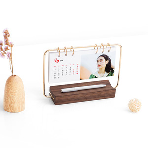 Gỗ Rắn Ảnh & Tin Nhắn Chủ Với Khắc Thiết Kế Óc Chó & Beech Máy Tính Để Bàn Lịch Cơ Sở Nhà Chủ Đề Quà Tặng - Product Image 3