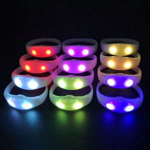 <strong>Concerts</strong> <strong>Cheer</strong> Products for Stars Flashing Light up Remote Controllable LED Wristband Wrist Band RGB Bracelet De Contrle Fte - Product Image 2