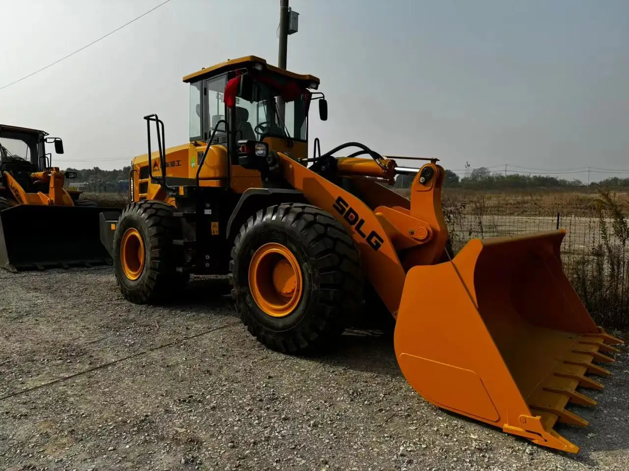 Maquinaria de movimiento de tierras de segunda mano cargador SDLG956