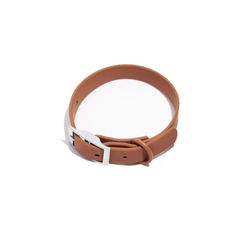 Cuello Marrón