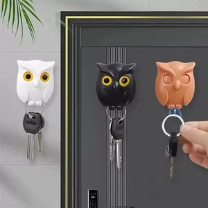 动物卡通猫头鹰钥匙扣磁性钥匙钩自动眨眼可爱无打孔储物钩厨房家居墙壁装饰