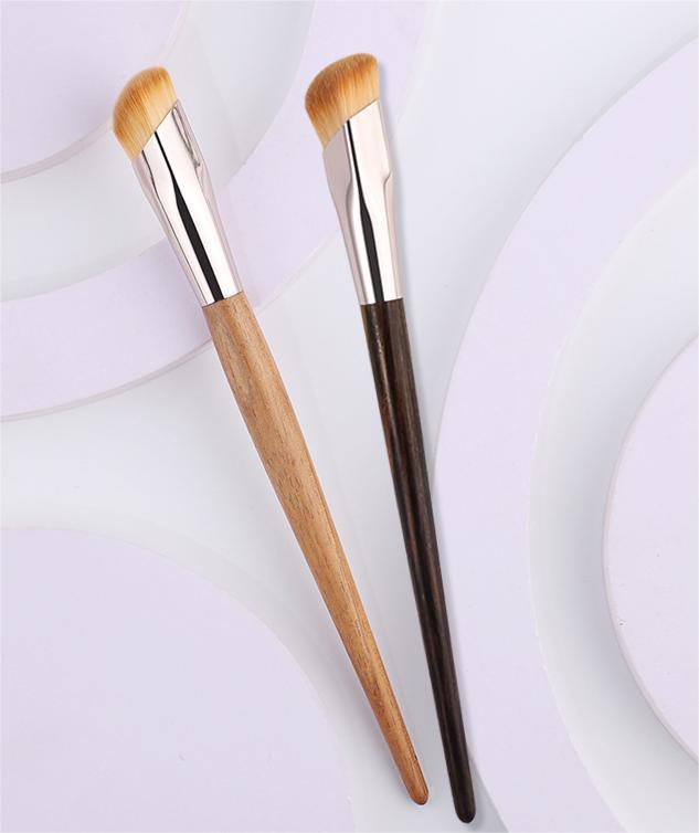 DiDiamond-shaped concealer brush ( for two packs)
