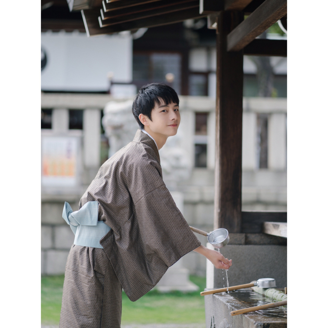 6 kimonos avec obi inclus