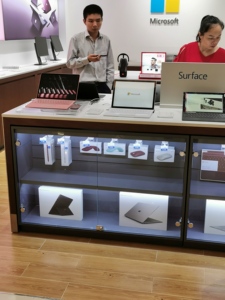 Lighted Free Unique Modern Style Laptop <strong>Display</strong> Cabinet <strong>Design</strong> Counter <strong>Computer</strong> <strong>Table</strong> <strong>Computer</strong> Retail Store <strong>Design</strong> - Product Image 2
