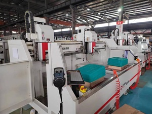 Línea de producción de maletas de punzonadora de corte de máquina CNC Robot - Product Image 2