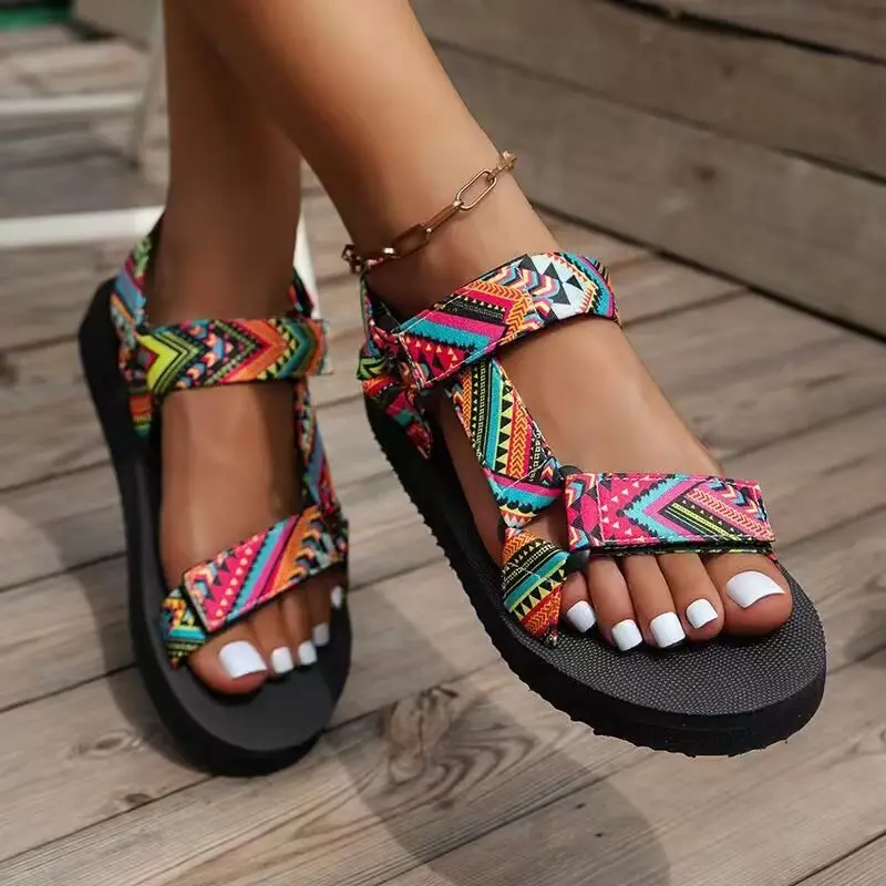 Moda verano gran tamaño nuevos zapatos de playa de estilo europeo y americano zapatos planos de Mujer Sandalias