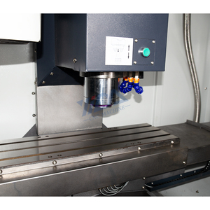 Centro di lavorazione CNC verticale ad alta efficienza XH7126 Syntec Controller CNC 3 assi fresatrice CNC per metallo - Product Image 6