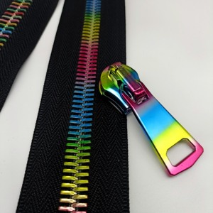 Tùy chỉnh 5 #8 # cầu vồng dây kéo kim loại chuỗi dài với băng đen với các loại thanh trượt cầu vồng khác nhau cho quần áo hoặc áo khoác - Product Image 2