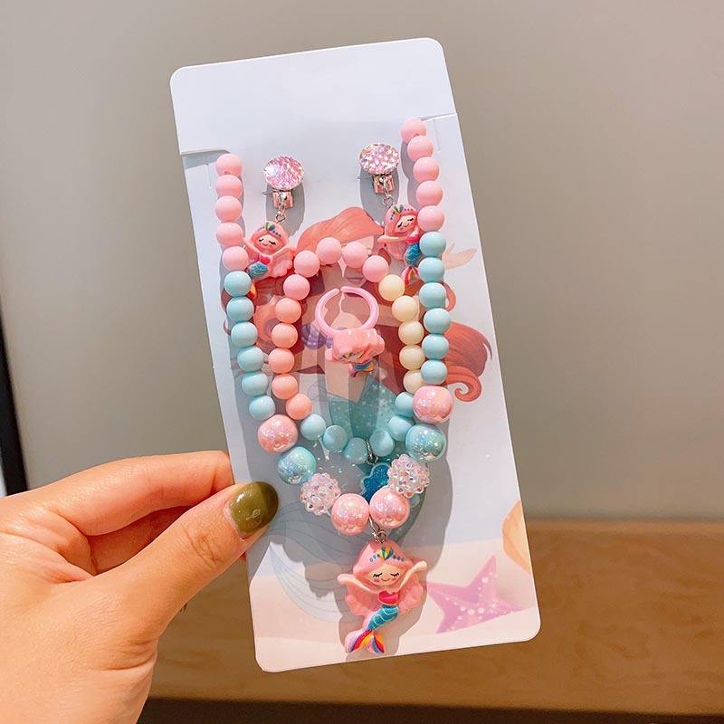 4 # จี้หูสีชมพู