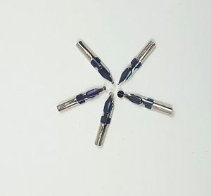 形成罗马哥特式字母表的书法斜浸笔笔尖式B式，统一的线条图，边框和展示海报