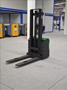 Apilador de alcance eléctrico automático de 1,5 toneladas Carretilla elevadora eléctrica de bajo costo con estructura de plataforma para carga y descarga - Product Image 4