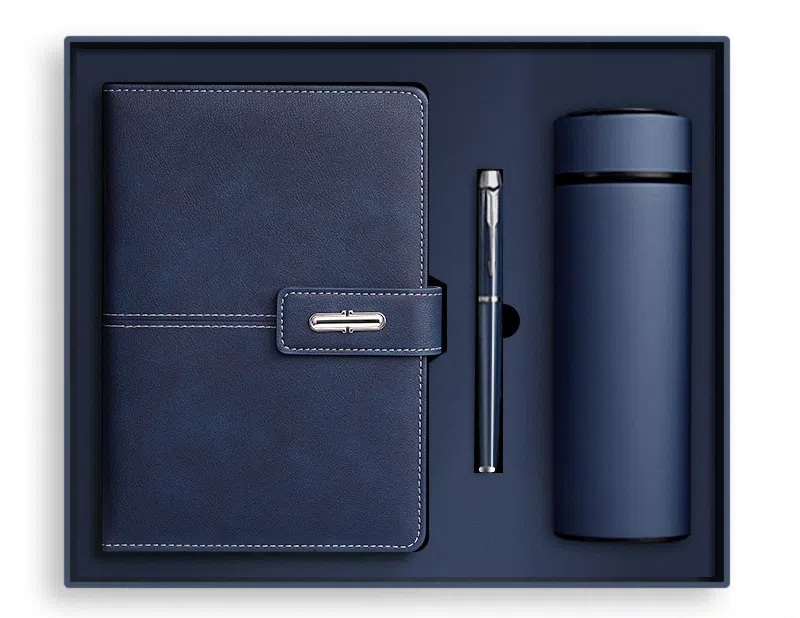 Sku-13 Cahier+Stylo+Bouteille