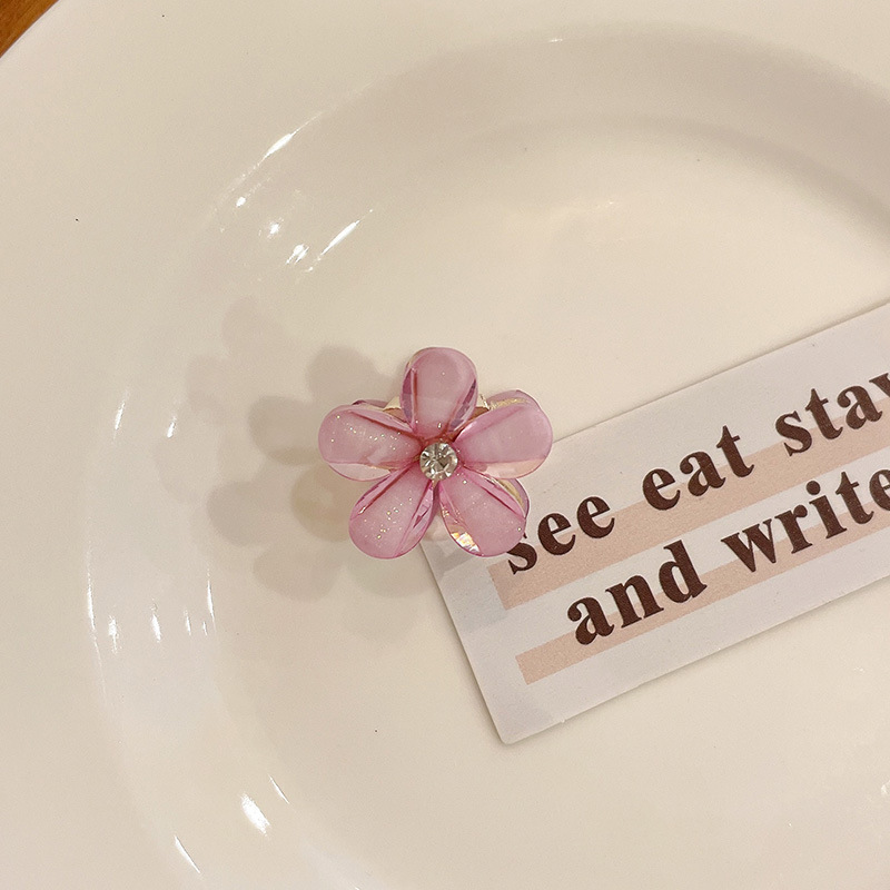 Fleur en résine violette
