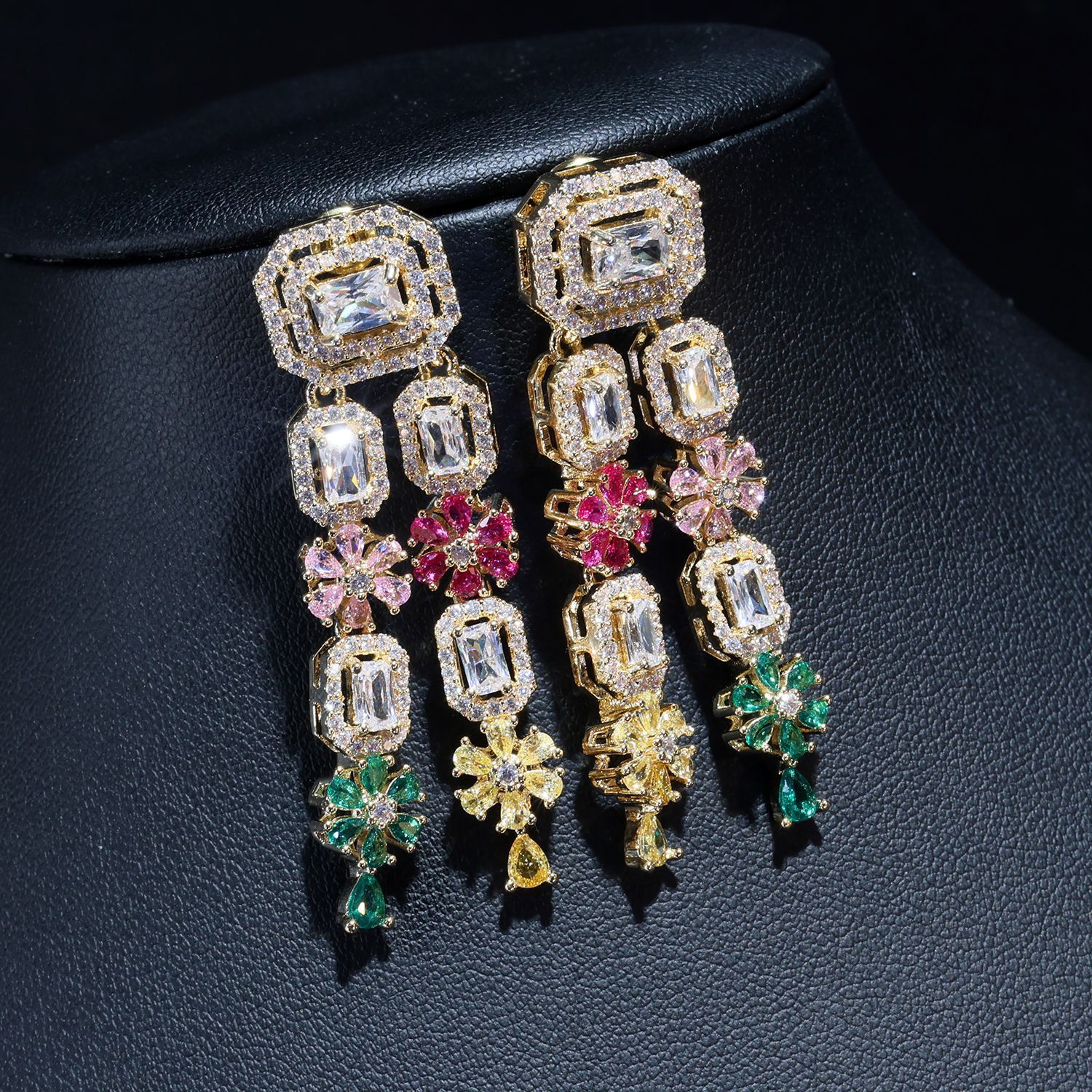 Boucles d'oreilles zircon couleur base or