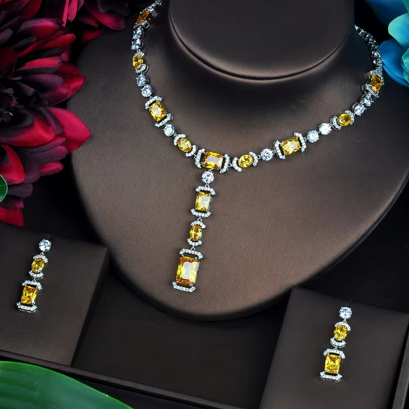 สีเหลือง