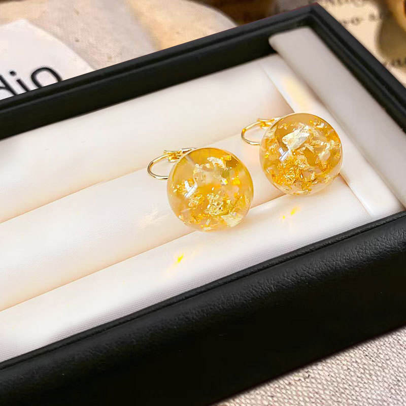 สีเหลือง