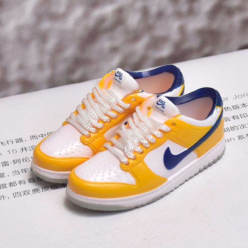 Zapatillas Dunk Lakers - Estilo Descalzo