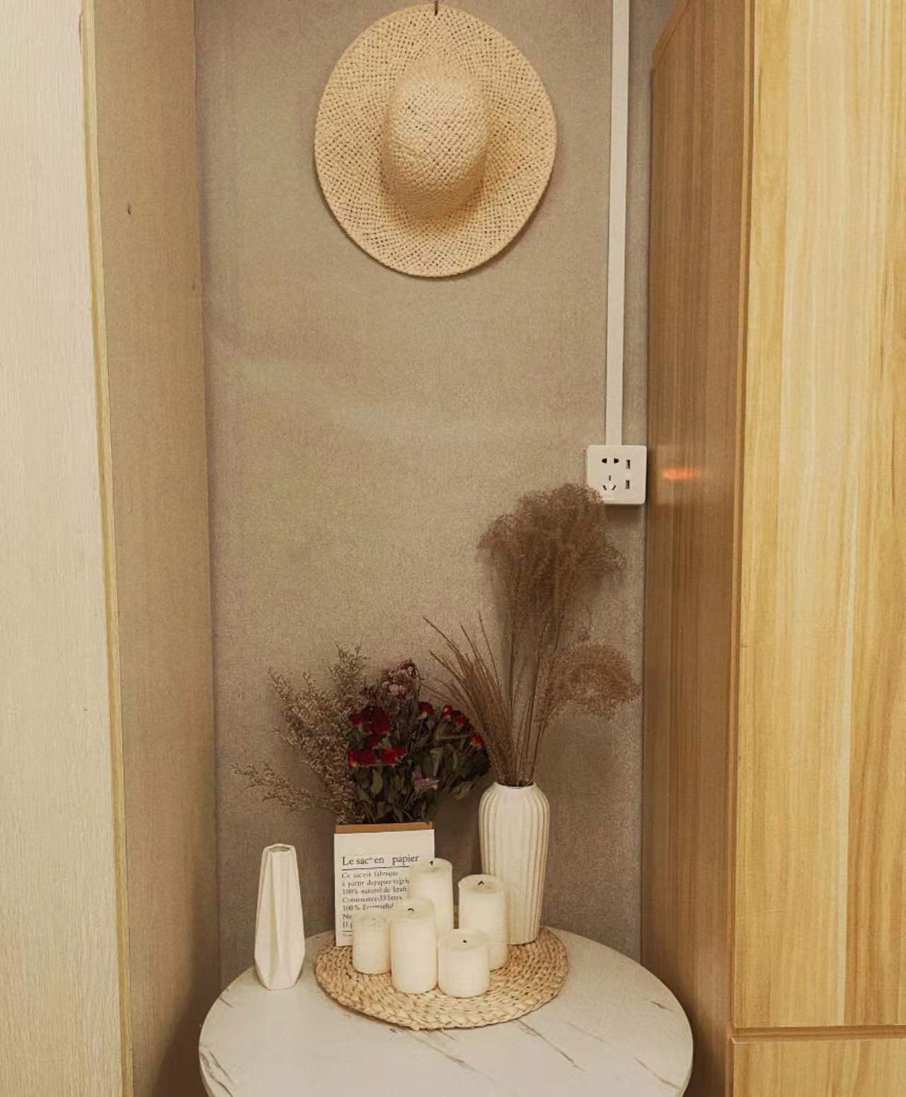 Nordic modern white ceramic vase creative flower arrangement decorations