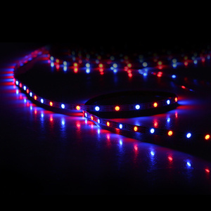 DMX 512デジタル標準プロトコルSMD3535 RGB 60LED/mドリームカラーフレキシブルLEDストリップライトUSB & NFC接続 - Product Image 1