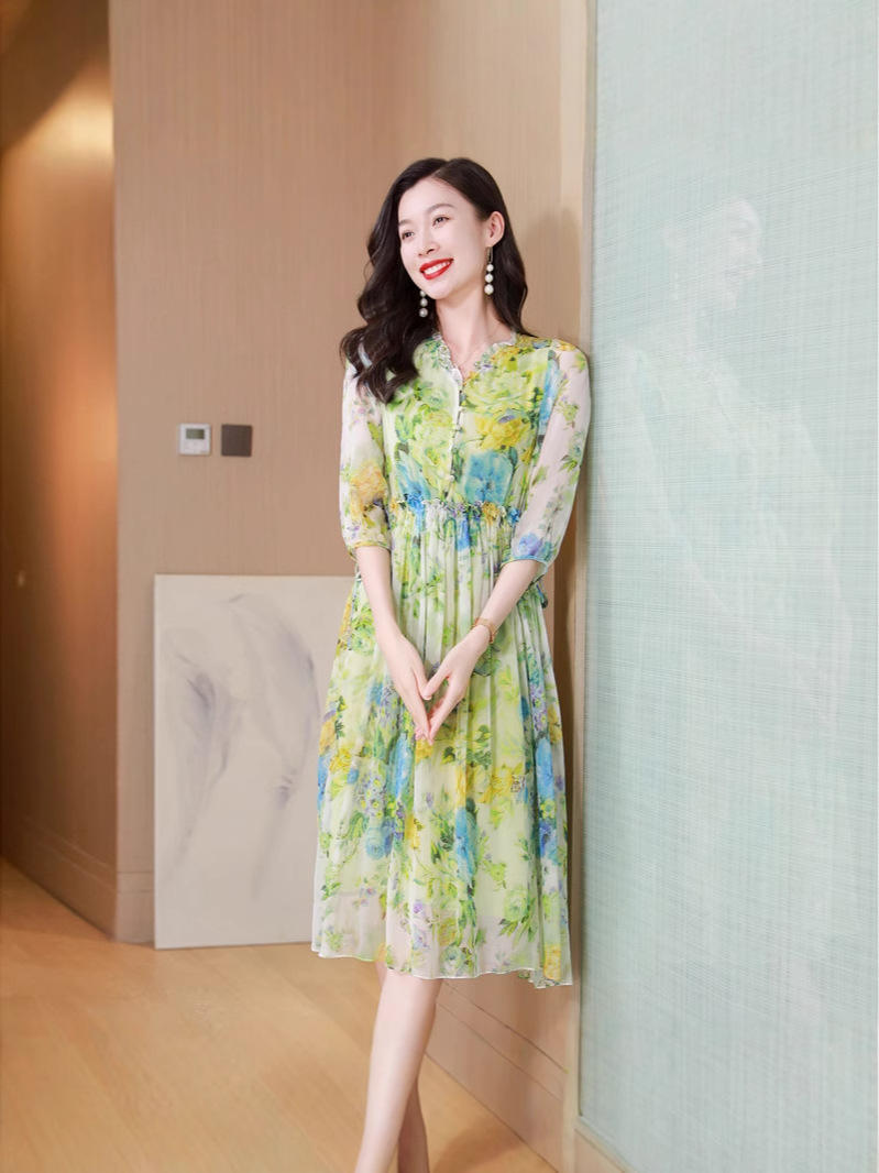 สีเขียวอ่อน