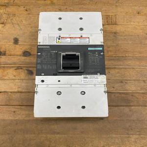 Neue und originale SPS NMX3B700 Leistungs schalter 700A 3 P 600V Typ NMG Weiß 3-polige 700 SPS-Programmier steuerung - Product Image 1