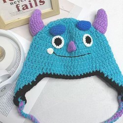 Style chapeau-cravate en corne de monstre bleu