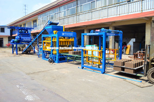 Vollautomatische Betonblockmaschine Hydraulische Steinmaschinen <span class=keywords><strong>QT5</strong></span>-<span class=keywords><strong>15</strong></span> industrielle Sechseck-Blockmaschine