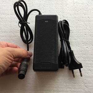 53.6V 54.6V 1.3Aリチウムイオン充電器Mi4 Pro Maxコネクタ付き13Sリチウム電池用 - Product Image 5