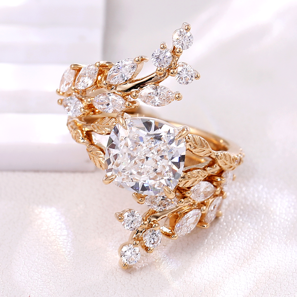 Bague en or massif 18 carats avec diamant de laboratoire