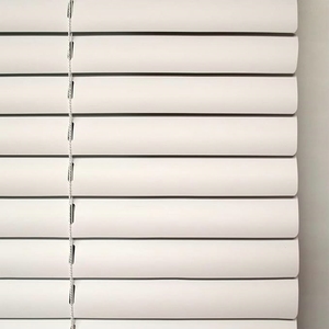 Yüksek kaliteli kapalı ev panjur PVC jaluzi & Fauxwood güneşlikler kalite kaplamaları ev kullanımı için