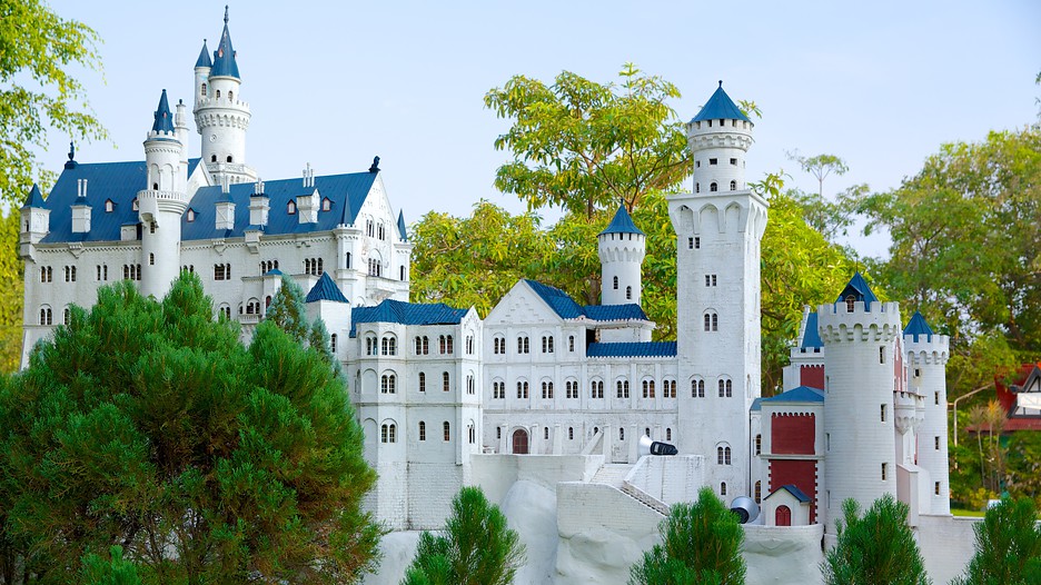 El nuevo castillo de los cisnes en Alemania