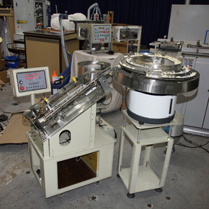 Die voll automatische Nylonschnallen-Montage maschine der QFW Assembly Factory ist nicht standard mäßig mit SPS und Getriebe 1 Jahr Garantie - Product Image 6
