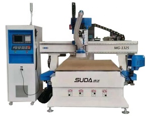 Enrutador CNC SUDA de alta eficiencia de fábrica, enrutador de centro de máquina CNC ATC de 9000W, resistente, para publicidad - Product Image 2