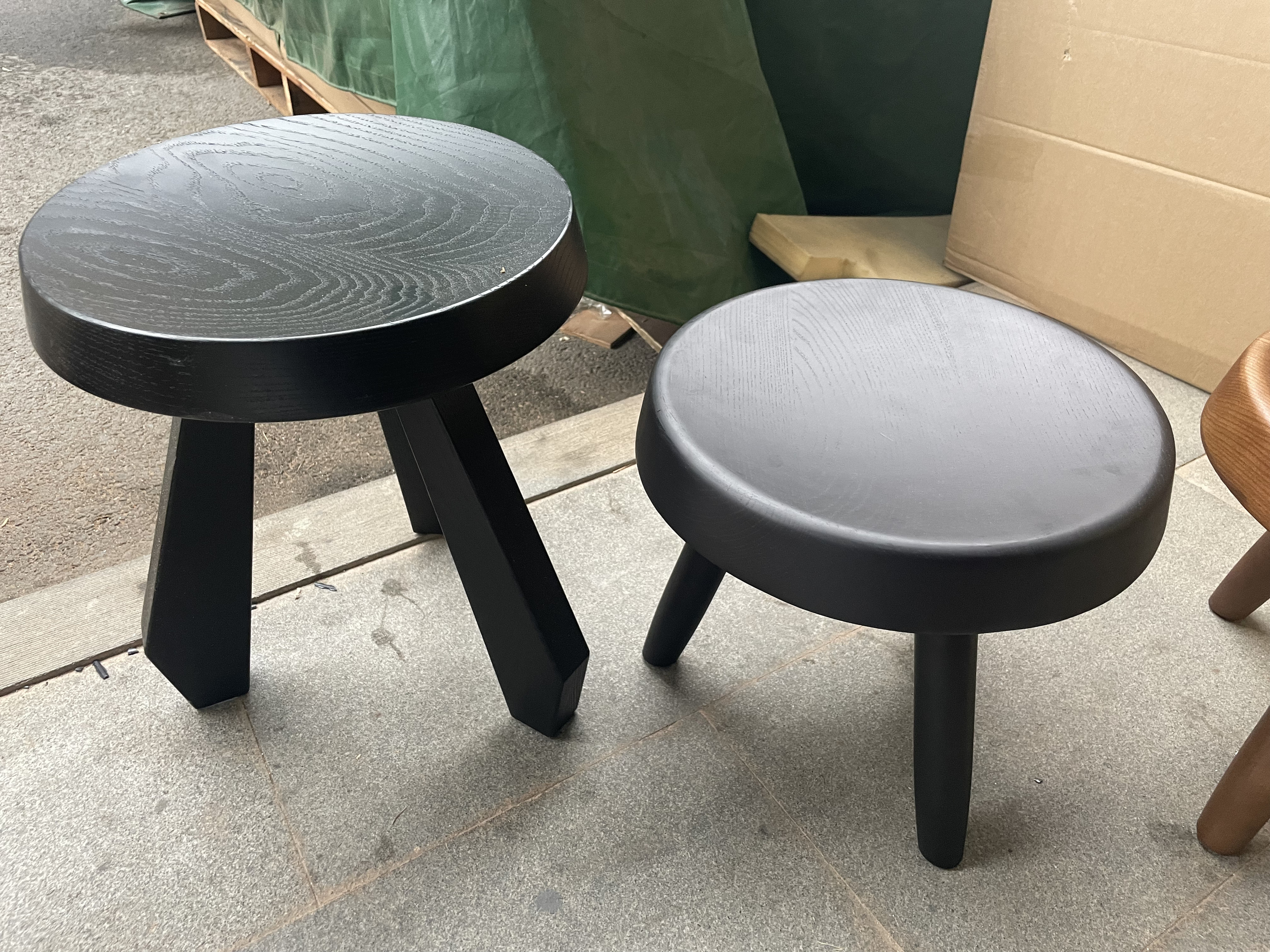 Black wood color