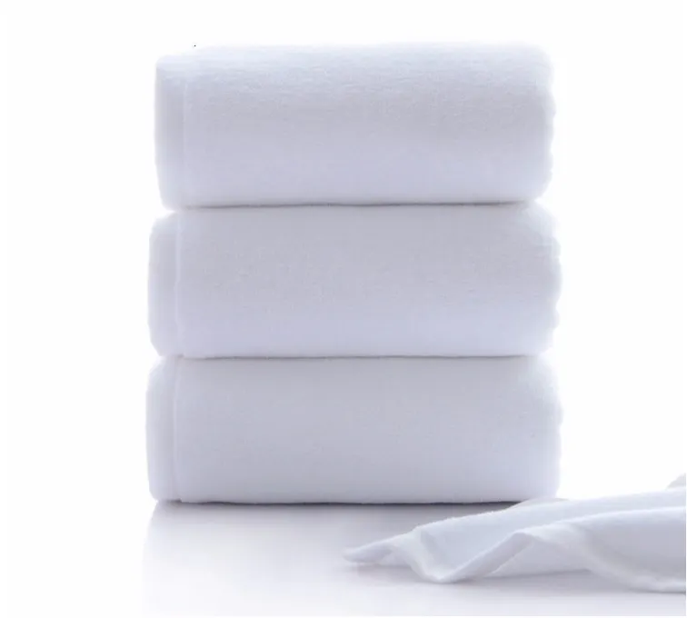 Asciugamani da bagno dell'hotel di lusso di quattro stagioni all'ingrosso su ordinazione 100% cotone messo