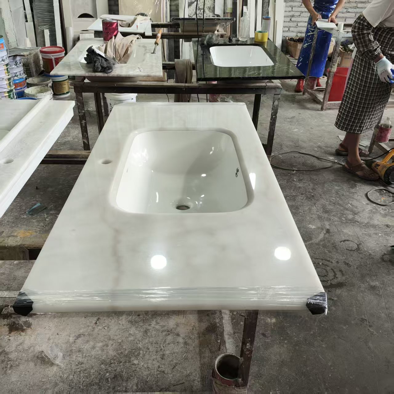 White1 80x56cm