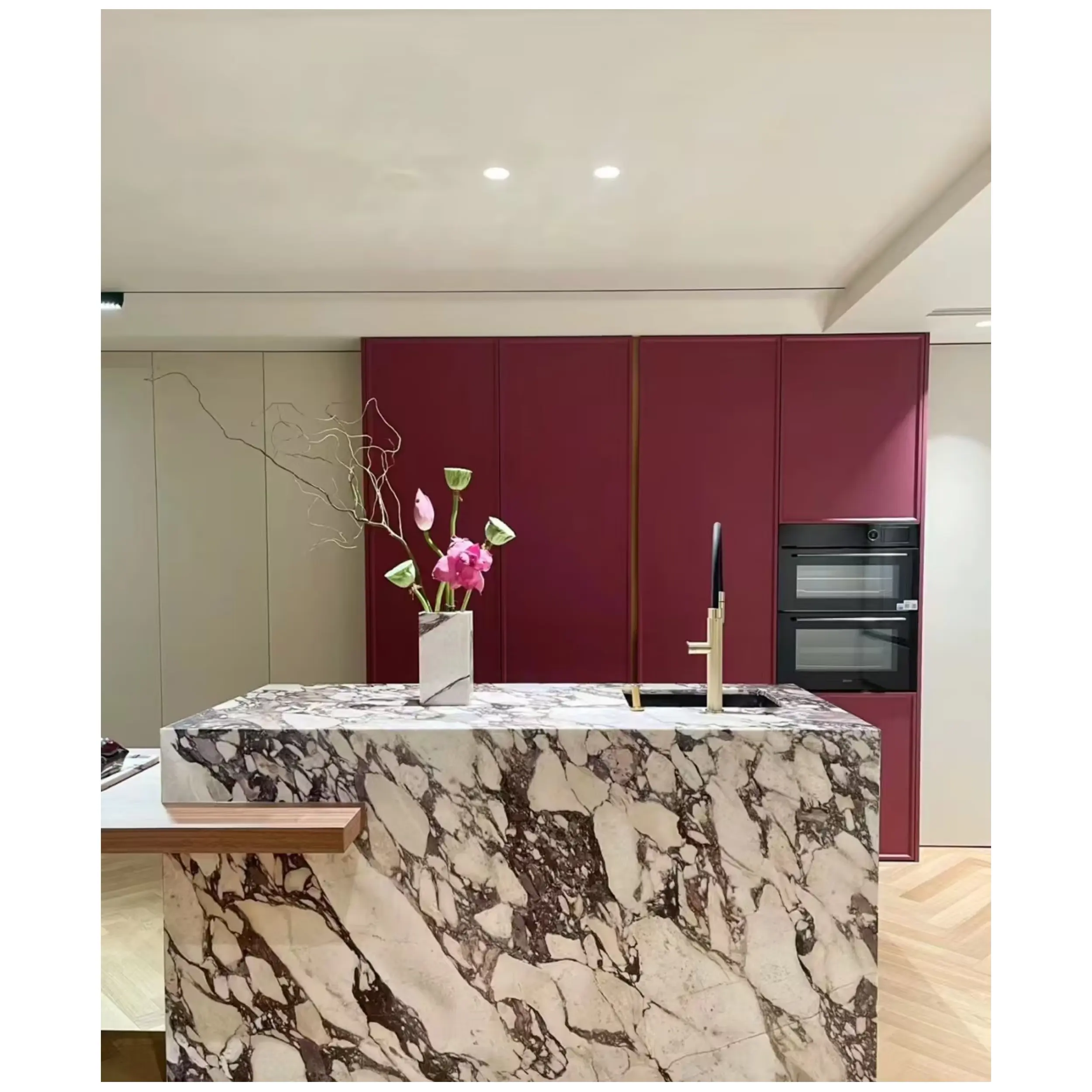 Calacatta Viola Quartzit polierter Naturstein modernes Badezimmer Küche Arbeitsplatten Inselplatten individualisierbare Wandverkleidung