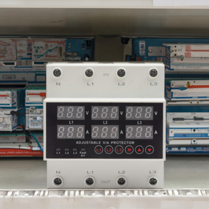 Entrada 110V a salida 220v 3 fases protector de voltaje con pantalla digital - Product Image 6