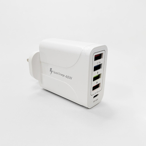 5-em-1 Inteligente 48W PD18W Carregador 4USB + Tipo-c Celular Carregamento Cabeça Adaptativos Adaptadores UE/EUA Sockets 0.5A Entrada Carros Atuais
