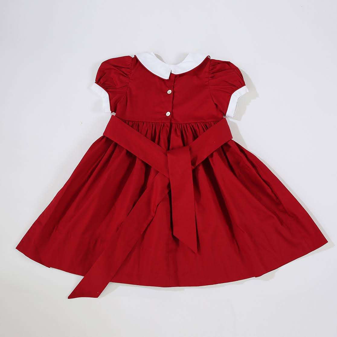 สีแดงพร้อมแขนสีขาว